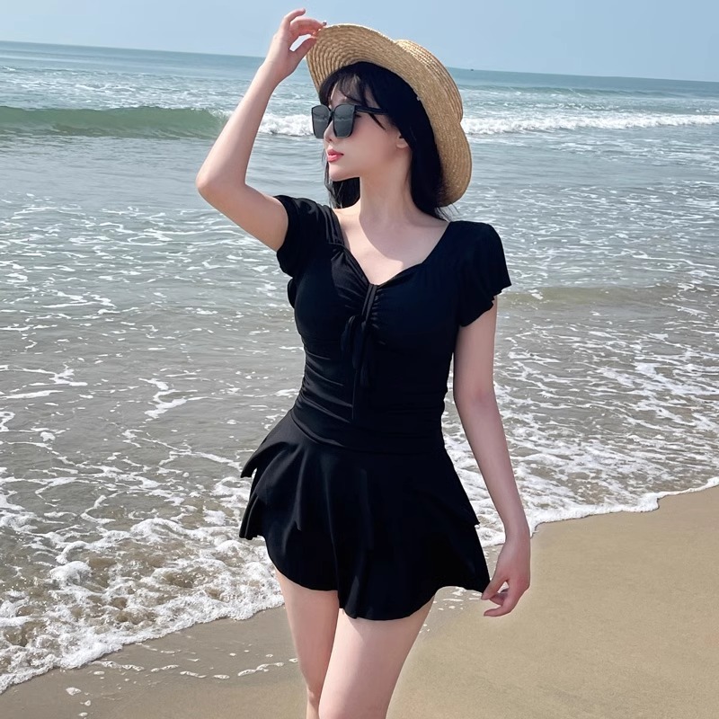 Swimsuit Bikini Ruched - 女性用 レッド V ネック スカート付きワンピース水着 半袖