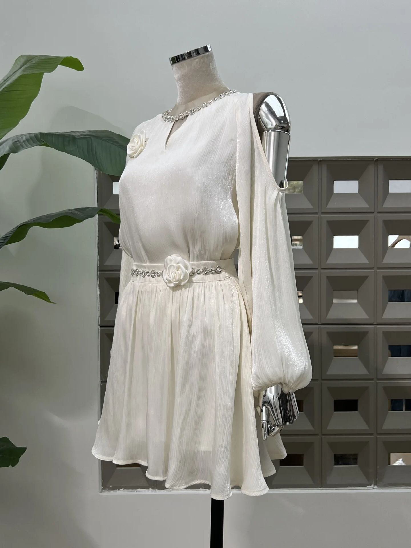 女性用ツーピースドレス オフショルダーブラウス 花柄ラインス - Blouse Off Shoulder のレビューと価格