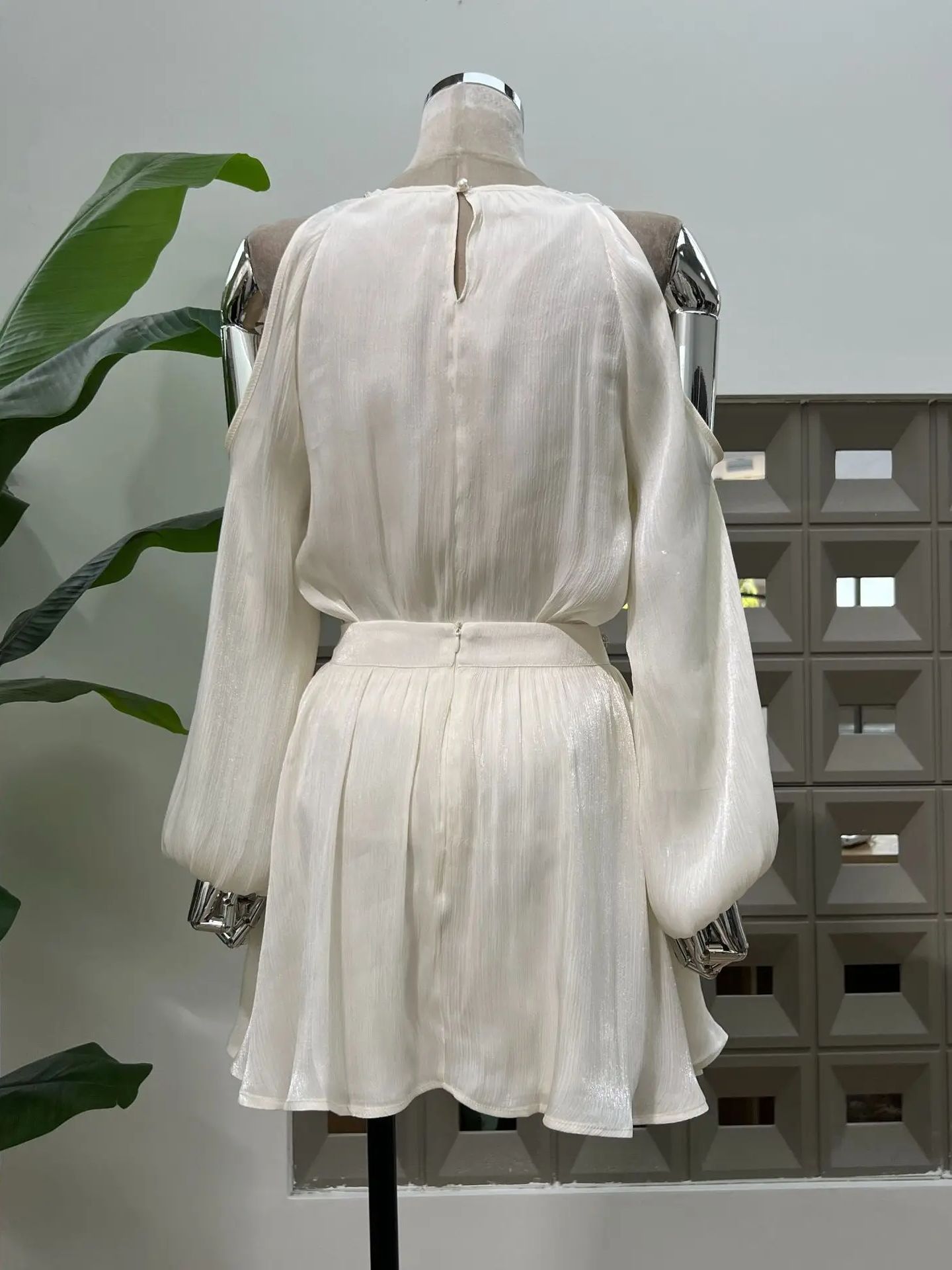 女性用ツーピースドレス オフショルダーブラウス 花柄ラインス - Blouse Off Shoulder のレビューと価格