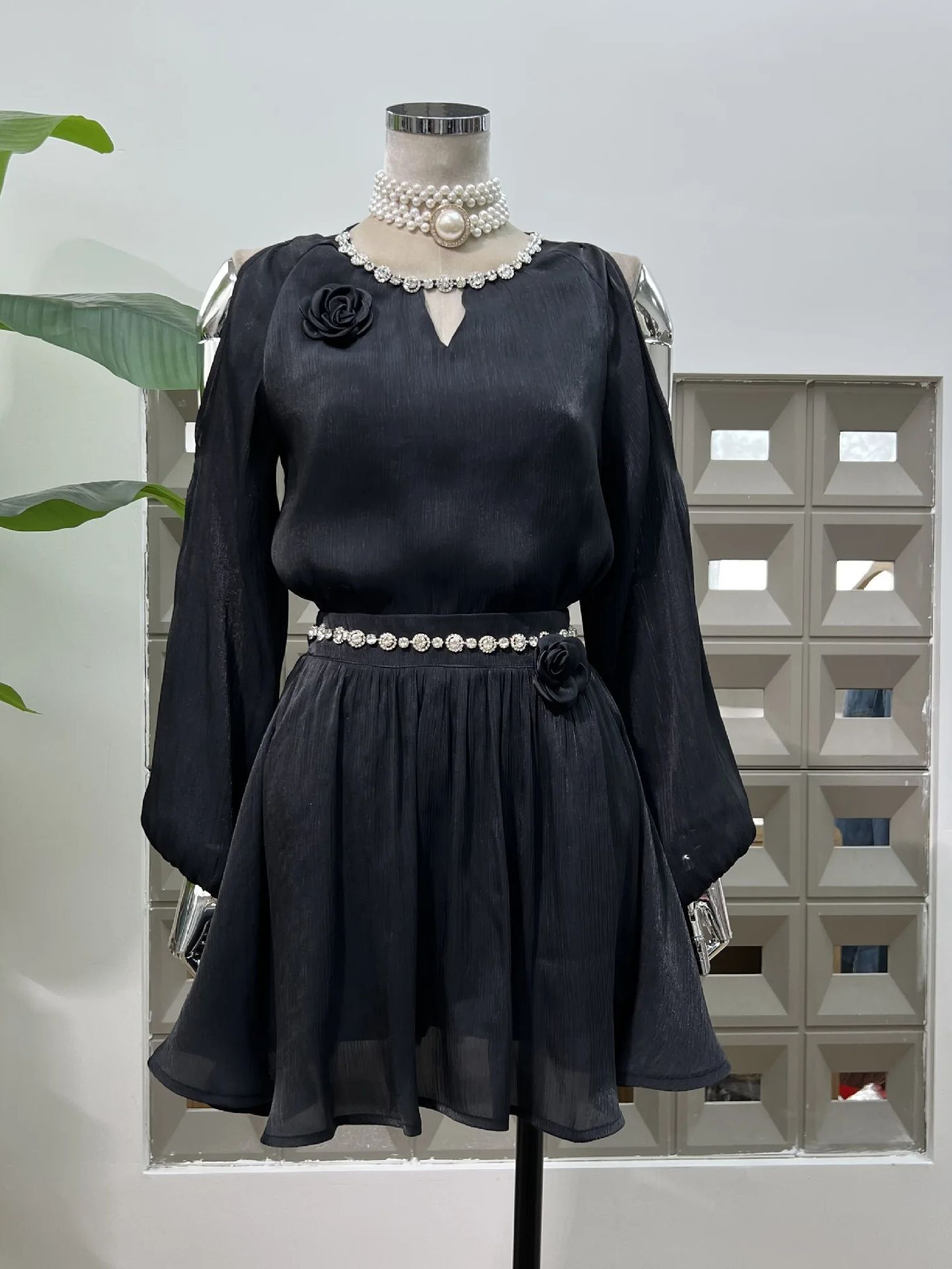 女性用ツーピースドレス オフショルダーブラウス 花柄ラインス - Blouse Off Shoulder のレビューと価格